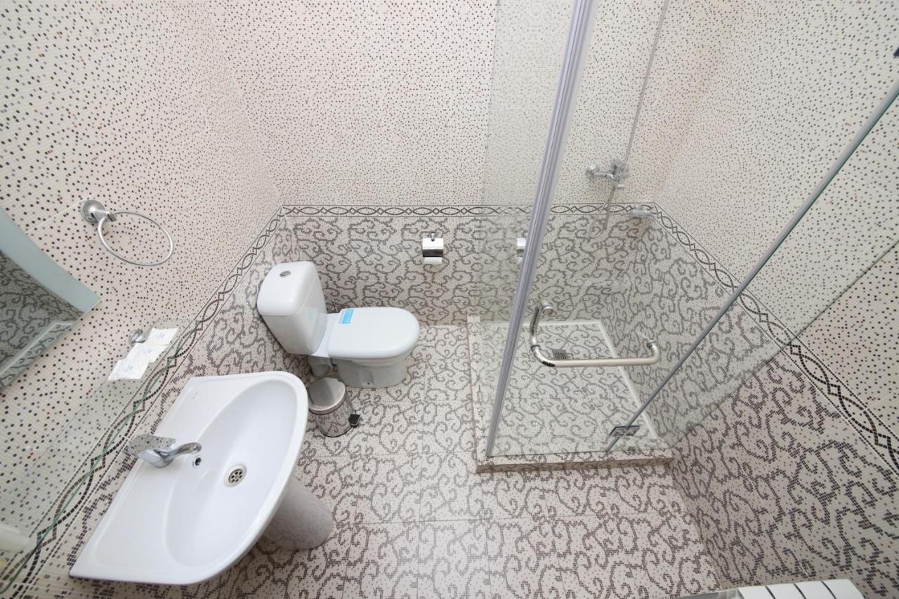 Globus Hotel - 塔什干全球商务宾馆 Teshabayguzar Exteriör bild