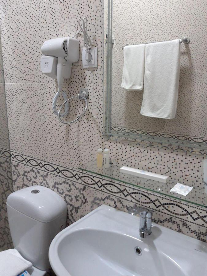 Globus Hotel - 塔什干全球商务宾馆 Teshabayguzar Exteriör bild